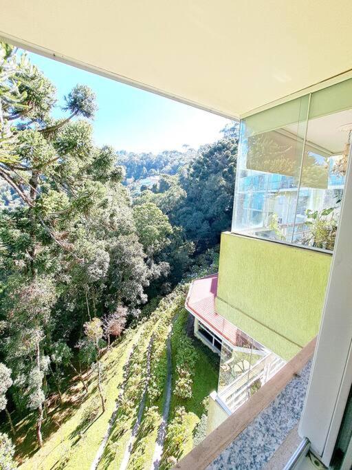 Apto Varanda Com Lareira Apartamento Campos do Jordão